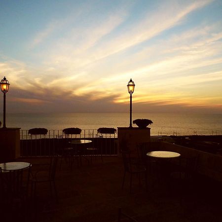 Hotel Ristorante Le Clarisse アマンテーア エクステリア 写真