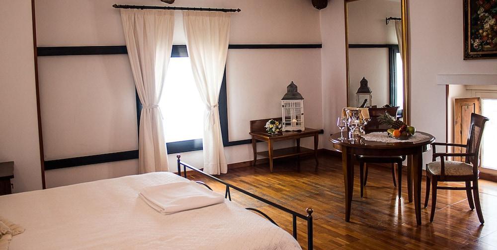Hotel Ristorante Le Clarisse アマンテーア エクステリア 写真